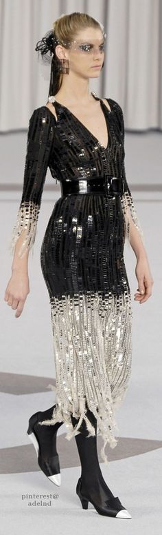 Chanel Spring 2007 Couture Sequin Embellishment, Chanel Couture, Chanel Spring, Looks Black, Couture Runway, Chanel Fashion, Gorgeous Gowns, Coco Chanel, Fashion History