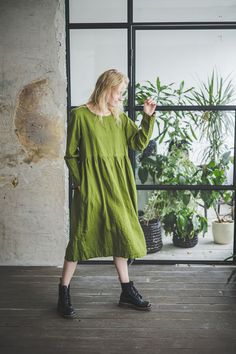 "DETAILS * Linen oversize linen dress with long sleeves * With two pockets to ensure your comfort * Perfect for autumn, sprin and winter * Made from soft wash medium weight (185 g) 100 % European linen fabric * Height of the model is 175 cm (5' 9\") and she is wearing size M/L dress in moss green color * The full length of linen dress is +/- 114 cm/ 44.9\", the length of the sleeve is +/- 57 cm/22.44\" * Please choose desired color and size on the right * Product number: D14. CARE LABEL * machin Green Lagenlook Dress For Fall, Spring Long Sleeve Linen Dress With Pockets, Oversized Long Sleeve Linen Dress For Fall, Casual Oversized Linen Dress For Fall, Oversized Long Sleeve Linen Dress With Pockets, Casual Oversized Linen Fall Dress, Fall Lagenlook Linen Dress With Relaxed Fit, Fall Lagenlook Relaxed Fit Linen Dress, Long Sleeve Linen Dress With Pockets