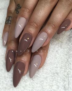 Polish Gel Nails, Nail Polish Gel, Instagram Puzzle, Minimalist Nail Art, Almond Nails Designs, Nail Design Ideas, Hair Skin Nails, Luxury Nails, Manicure Y Pedicure