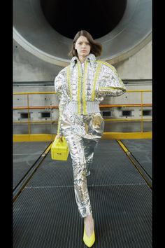 Astronaut Suit, Evening Suit, Moda Paris, Live Fashion, Winter Mode, Mellow Yellow, Elie Saab, Jil Sander