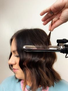 How To Style Beach Waves Medium Hair, Beach Waves Thick Hair, Beach Waves For Thick Hair, Big Beach Waves Hair, Big Waves Medium Hair, Beach Waves Medium Hair, Wave Tutorial, Big Waves Hair, How To Style Hair