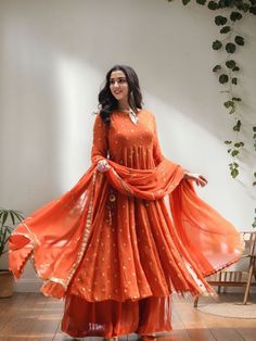 Bride Sister Dress, Indian Anarkali, Set Saree, Kurtis With Pants, Long Frocks, Designer Dresses Casual, Simple Dress, Fancy Dress Design, Anarkali Dress