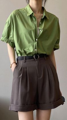 Gender Neutral Clothing Aesthetic, Smart Casual Gender Neutral, Cute Feminine Clothes For Men, Nonbinary Casual Outfits, Summer Outfit Nonbinary, Queer Outfits Women Summer, Safe Green Outfit, Clothes With Pockets, Casual Gender Neutral Outfit