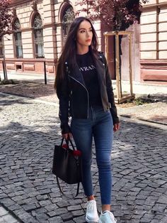 Black Jacket Outfit, Outfits Con Jeans, Smart Casual Dress, Outfit Mujer, Looks Black, Causual Outfits, Fashion Attire, Fashion Mistakes, Casual Fall Outfits