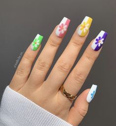 Summer Coffin Nails, Coffin Shaped Nails, Classic Nail Designs, Bright Summer Nails Designs, Disney Acrylic Nails, Nails Art Designs, Bright Summer Nails, Hippie Nails, Shaped Nails