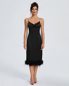 Indulge in luxurious style with our Strappy Backless Feather Trim Midi Dress. The strappy design and backless silhouette add a touch of sensuality, while the feather trim adds a touch of elegance. Perfect for a special occasion or a night out. Elevate your wardrobe with this exquisite dress. Our Style No.FP23301 Height - 68.9"/175cm Bust - 34.6"/88cm Waist - 25.6"/65cm Hips - 36.6"/93cm and wears size S About Wholesale/Dropshipping, please contact us! Note: Colour may vary due to lighting on ima Elegant Spaghetti Strap Slip Dress For Club, Elegant Dresses With Feather Trim And Spaghetti Straps, Elegant Club Dress With Feathers, Spaghetti Strap Dress With Feather Trim For Party, Chic Dresses With Feather Trim And Spaghetti Straps, Party Dress With Feather Trim And Spaghetti Straps, Feather Trim Dress With Spaghetti Straps For Night Out, Elegant Feathered Dresses For Night Out, Chic Feathered Club Dress