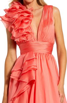 Coral Formal Dress, Ruffle Fashion, Sleeveless Ball Gown, Vestidos Color Coral, Neutral Dresses, Coral Bridesmaid Dresses, Engagement Party Dresses, Spring Wedding Guest Dress, Georges Chakra