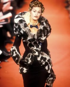 Claudia Schiffer, December 2022, Naomi Campbell, Kate Moss, Runway Looks