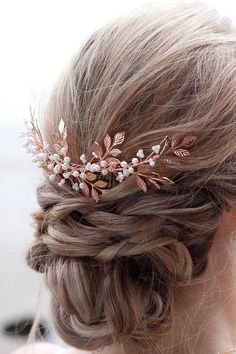 A beautiful bridal hair comb made with rose gold plated leaves, freshwater pearls, and Swarovski crystal branches and clusters, hand wired into a stunning vine. As this design is on a comb it is versatile and can be placed easily into any hairstyle be it at the back or to the side Copper Hair Accessories Wedding, Pearl Headpiece Wedding, Updo Bridal, Hairstyle Updo, Gold Bridal Hair Comb, Headpiece Wedding Hair, Pearl Hair Comb, Beautiful Bridal Hair, Fav Products