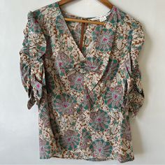 Veronica Beard Henrieta Silk Floral Rushed Sleeves Top Women’s Size 10 Great Used Condition Please See Measurements In The Photos Spring Festive Printed Blouse, Spring Festival Printed Blouse, Festive Spring Blouse With Ruffles, Beard Cream, Veronica Beard, Size 10, Sleeve Top, Top Blouse, Womens Tops