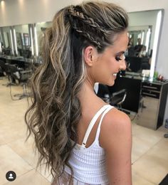 Quince Hairstyles With Crown, Beach Hairstyles For Long Hair, Viking Hair, Hollywood Waves, Quince Hairstyles, Hot Hair Styles, Short Hair Updo, Braided Hairstyles Easy