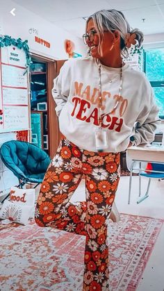 Fall Teacher Outfits 2022, Daycare Outfits Teachers, Teaching Outfits Elementary, Fun Teacher Outfits, Fall Teacher Outfits, Kindergarten Teacher Outfits