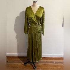 Massimo Dutti Lime Green Designer Wrap Gown. New, Never Worn. Silk/Satin. Spring Silk V-neck Gown, Spring Silk Gown With V-neck, Silk Satin Floor-length Dress For Dinner, Spring Green Satin Gown, Green Silk Maxi Dress For Brunch, Cream Maxi Dress, Silk Halter Dress, Satin Dress Long, Silk Cocktail Dress