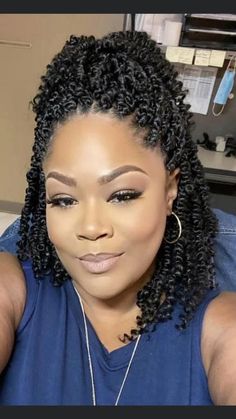 Pin on twist crochet hair Short Crochet Braids Hairstyles, Short Crochet Braids, Hairstyles Twist, Twist Hairstyle, Bob Braids Hairstyles, Crochet Hairstyles, Crochet Styles, Butterfly Locs