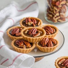 Pecan Pie Bites Mini Tarts Dessert Bite Size, Thanksgiving Dessert Bars, Thanksgiving Dessert Bites, Bite Size Thanksgiving Desserts, Cute Thanksgiving Treats, Thanksgiving Desserts Bars, Mini Pecan Tarts, Dessert Tarts Mini, Pecan Tarts Mini