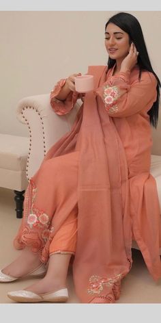 Sara Khan, Sarah Khan, Punjabi Suits Designer Boutique, Salwar Kamiz, Kurta Designs Women, Beautiful Dress Designs, Designer Party Wear Dresses