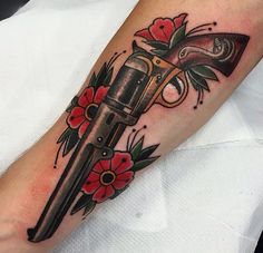 Elmo Teale Traditional Revolver Tattoo, Grit Tattoo, Gore Tattoo, Traditional Tattoo Arm, Skateboard Tattoo, Helmet Painting, Fun Tattoo, Traditional Tattoo Flowers, Army Tattoos