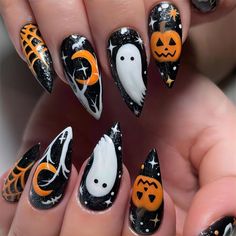 Nails Scary, Nail Art Halloween, Black Ghost, Halloween Press On Nails, Nagel Tips, Spider Webs, Nails 2023, Halloween Nail Designs, Halloween Nail