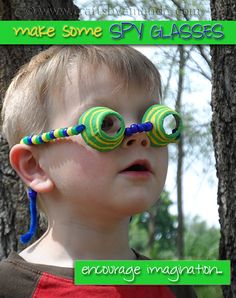 Egg Carton Spy Glasses - CraftsbyAmanda.com Spy Glasses, Vbs Crafts, Family Crafts, Summer Activities For Kids, Camping Crafts