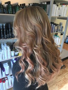 Strawberry Hair Highlights, Rose Gold Highlights Dark Blonde, Ginger Hair With Rose Gold Highlights, Rose Gold Peak A Boo Hair, Rose Highlights Blonde, Rose Gold Highlights On Brown Hair, Subtle Rose Gold Hair, Rose Highlights, Rose Gold Highlights Blonde