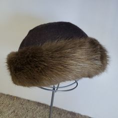 Vintage Knit Hat With Beaver Fur Trim Inner Circumference Approx 22.5" This Hat Has Been In Our Temperature Controlled Vault So It Is Vintage But Brand New. Gucci Bucket Hat, Slouch Beanie Hats, Monogram Hats, Lamb Leather Jacket, Fendi Vintage, Slouch Beanie, Black Baseball Cap, Vintage Monogram, Fur Scarf