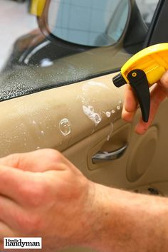 Cleaning Inside Of Car, Window Cleaner Homemade, Detailing Car, Automotive Detailing, Cleaning Tips And Tricks, Deep Cleaning Hacks, Clean Your House, Car Diy, Inside Car