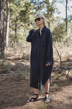 Classic shirt dress for everyday ease.  button-down oversized silhouette with side slits front + side pockets.  our hero style has been updated with a button and loop in back for a waist cinch styling.    100% linen - woven double-washed and stitched in india.    rachel is 5'9 wearing a size 2 Dress For Everyday, Classic Shirt Dress, Shirt Linen, Black Chelsea Boots, A Perfect Circle, Mid Dresses, Oversized Silhouette, Black Friday Shopping, Sleeveless Shirt