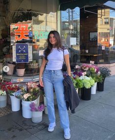 High Top Sneakers Outfit, Spring Feels, White Tops Outfit, White Tee Jeans, Straight Leg Jeans Outfits, Looks Jeans, Mom Jeans Outfit