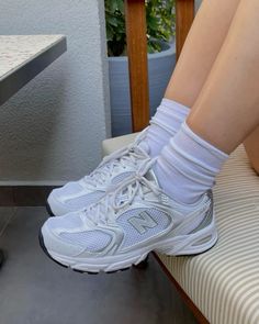 Womens Sneakers Aesthetic, New Balance 530 Silver, New Balance Outfit, Basic Shoes