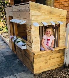 Kids Play Yard, Kids House Garden, Backyard Area, Outdoor Play Area, Pallet Creations, Diy Kids Toys, Wooden Pallet Projects