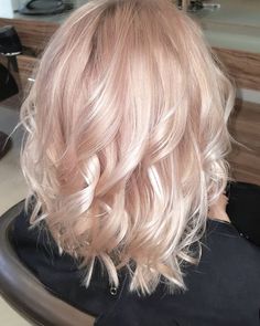 Avrey Ovard, Blond Rose, Champagne Blonde Hair, Champagne Hair, Champagne Blonde, Hair Brush Straightener, Haircut Inspiration, Short Hair Color, Hair Color And Cut