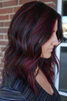 35+ Gorgeous Ways To Wear Red Highlights in Brown Hair - Flo's Blog Bright Red Highlights On Dark Hair, Fire Red Highlights On Dark Hair, Bright Red Highlights In Brown Hair, Bright Red Streaks In Brown Hair, Dark Red With Bright Red Highlights, Red Balayage