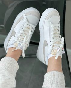 ☁️🐨 Blazer Shoes, Pretty Sneakers, Tenis Vans, Trendy Shoes Sneakers, Pretty Shoes Sneakers, Look Formal, All Nike Shoes, Shoes Outfit Fashion, Tenis Nike