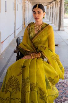 Archana Jaju, Mirror Saree, Yellow Mirror, Fancy Sarees Party Wear, Simple Sarees, Kalamkari Saree, Saree Designs Party Wear, Yellow Saree, Indian Dresses Traditional