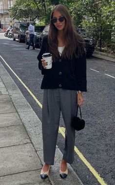 Fall In London, Uniqlo Women Outfit, Fall Business Casual Outfits, Preppy Mode, Business Casual Fall, Chic Business Casual, Business Outfits Women