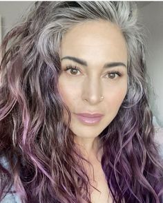 Colored Hair For Women Over 40, Makeup Colors For Gray Hair, Gray And Pink Hair, Grey Hair Growing Out, Hair Highlights Natural, Purple Gray Hair, Purple Grey Hair, Gray Blending