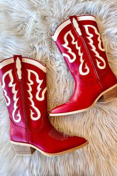 Yaya Dark Red Cowboy Boot Red Cowboy Boots, Cowboy Design, Classic Cowboy, Chic Dresses, Cowboy Boot, Chic Dress, Casual Jeans, Dark Red, Cowboy Boots