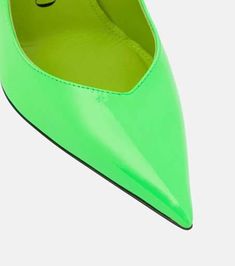 The playful vision of The Attico is spotlighted by the Cheope wedge pumps. This green paten leather style is characterized by sculptural curved heels that nod to the Art Deco movement..Lining: leather.Upper: calf leather.Sole: leather insole and sole.Toe shape: pointed toe.Comes with dust bags.Designer color name: Green.Comes with a box.Made in Italy.True to size.Slightly narrow at the back.European sizes.11,5cm-4.5' heel (size EU 38) Modern Green Patent Leather Heels, Green Pointed Toe Heels For Office, Modern Green Heels, Green Summer Office Heels, Green Patent Leather Heels For Formal Occasions, Green Heels With Branded Heel Counter For Office, Green Office Heels With Branded Heel Counter, Modern Green Heels With Wrapped Heel, Modern Green Platform Heels