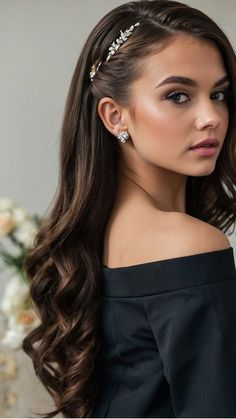 Bridal Hair Down Accessories, Casual Prom Hairstyles, Hair For Long Dress, Hair On One Side Style, Hair On The Side Hairstyles, Prom Hairstyles For Round Faces, Hairstyles Ideas For Party, Side Hair Do, Medium Hair Hairstyles For Wedding