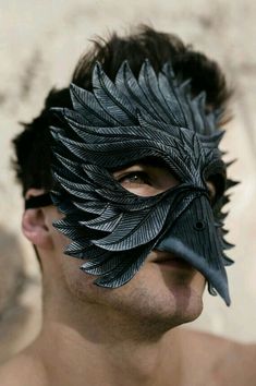 Raven Mask, Black Raven, Leather Mask, Cool Masks, Masks Art, Fantasias Halloween, Animal Masks, Feather Pattern