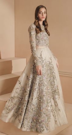 Gold Tissue Lehenga, Tissue Lehenga, Elegant Lehenga, Desi Wedding Dresses, Lehenga Designs Simple, Latest Bridal Dresses, Bridal Dresses Pakistan, Pakistani Fancy Dresses, Pakistani Fashion Party Wear