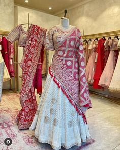 Gharchola Saree Brides, Gharchola Saree, Sangeet Lehenga, Cotton Short Dresses, Latest Bridal Lehenga, Indian Outfits Lehenga, Lehenga Designs Simple, Lehenga Blouse Designs, Stylish Short Dresses