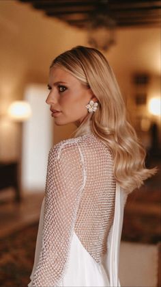 High Neck Hairstyles, High Neck Dress Hair, Hairstyles For High Neck Dresses, Blonde Bridal Hair, Bridesmaid Hair Inspo, Blonde Bride, Bridal Hair Down, Wedding Hair Up, Guest Hair