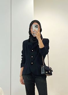 Blazer Hijab Outfits, Hijabi Photography, Black Outfit Hijab, Girl Mask, Simple Casual Outfits, Outfit Work, Hijab Ootd