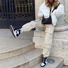 Black And White Jordans Outfit, White Jordans Outfit, Outfits With Jordan 1s, Nike Rosa, Jordan Outfits Womens, White Jordan 1, Black And White Jordans, Air Jordan Outfit, Outfit Black And White