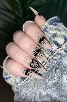 30 Hauntingly Beautiful Goth Nail Designs - 240 Punk Rock Nail Ideas, Gothic Biab Nails, Freehand Nail Designs, Gothic Autumn Nails, Metalcore Nails, Short Emo Nail Designs, Tattoo Style Nails, Nails Stelitto, Black Stelito Nails