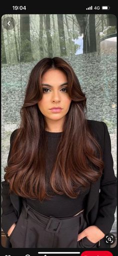 Fall Hair Colors For Indian Women, Peekaboo Blonde With Brown, Hair On Mexican Women, Fall Hair For Tan Skin, Bropper Hair Color, Brunette Hair On Fair Skin, Cinnamon Hair Color On Brown Skin, Fall Hair Short Brunette, Hair Color On Medium Skin Tone