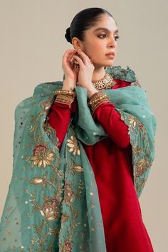 Dress For Rakshabandhan, Worst Outfits, Pakistani Fancy Dresses, Pakistani Dresses Casual, Pakistani Fashion Party Wear, Salwar Kamiz, Indian Dresses Traditional, Traditional Indian Outfits