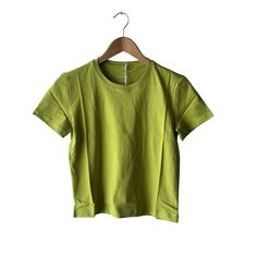 Everlane Size Xxs Chartreuse The Organic Cotton Crew T-Shirt Baby Tee - New Measurements: Armpit Span: 17 Inches Length: 19.5 Inches Green Cotton Cropped Crew Neck T-shirt, Green Cotton Cropped T-shirt With Crew Neck, Green Cotton Crew Neck Cropped T-shirt, Green Cotton Cropped T-shirt With Short Sleeves, Green Stretch Cotton Cropped T-shirt, Basic Green Short Sleeve Top, Basic Green Short Sleeve Top For Summer, Green Basic Short Sleeve Top For Summer, Green Cotton Cropped T-shirt Sporty Style