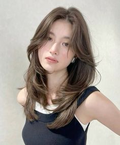 Haircuts For Long Hair Round Face Asian, Binyag Outfits Ninang, Asian Hairstyles For Round Face, Layered Haircuts Straight Hair Medium, Layered Haircuts For Square Faces, Asian Hair Layers Medium, Haircuts For Round Faces Asian, Summer Hair Asian, Low Visual Weight Hairstyles